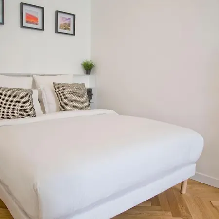 Zoe - Design 2br Mouffetard Paris