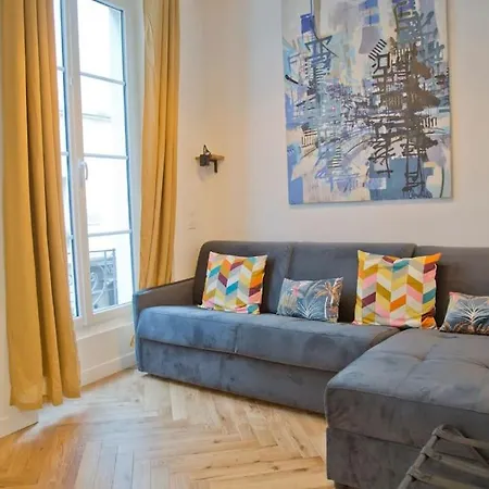 Zoe - Design 2br Mouffetard Apartment