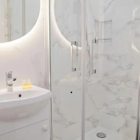 Zoe - Design 2br Mouffetard Apartment Paris
